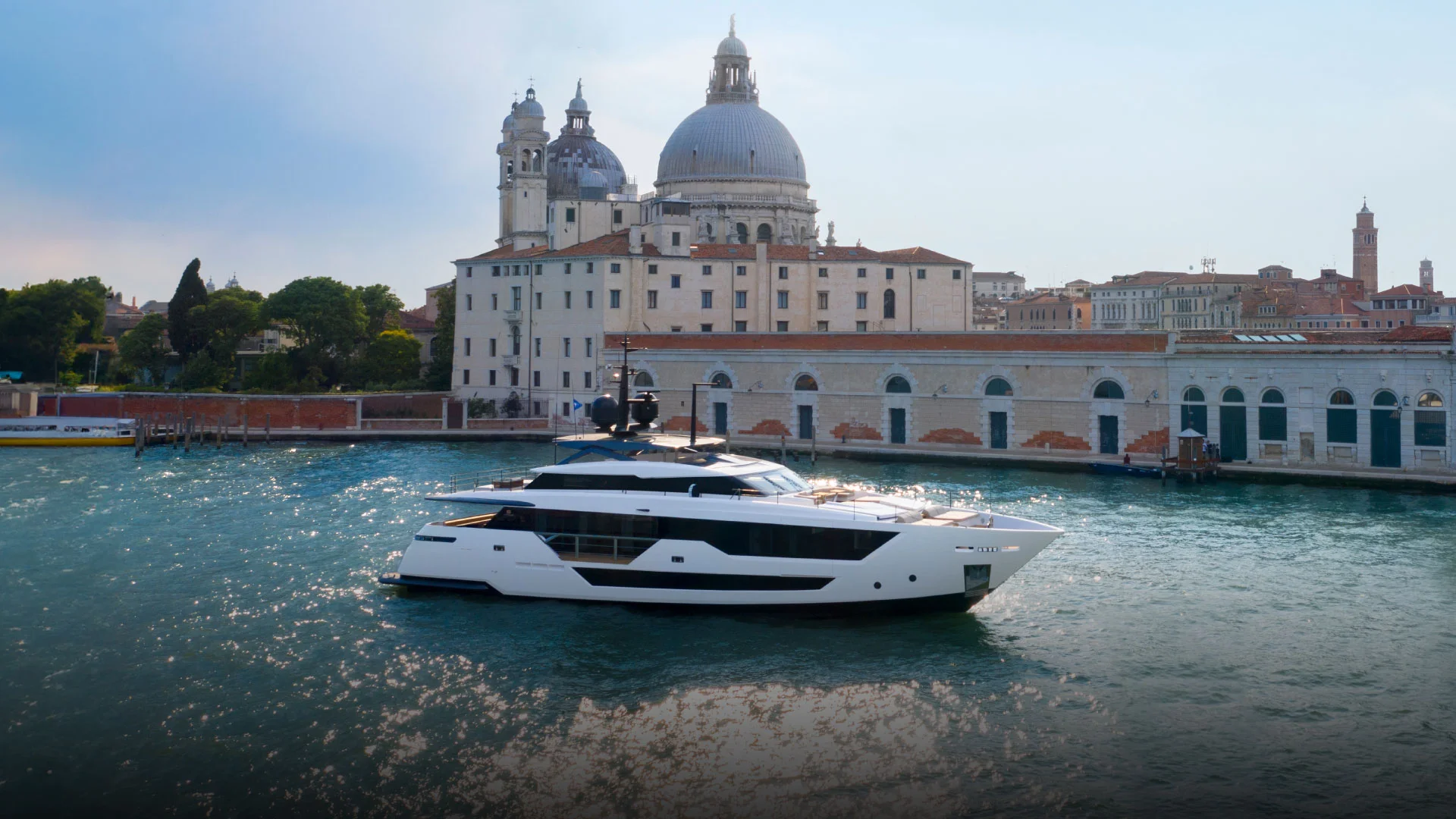 Custom Line Saetta 106 — photo 1