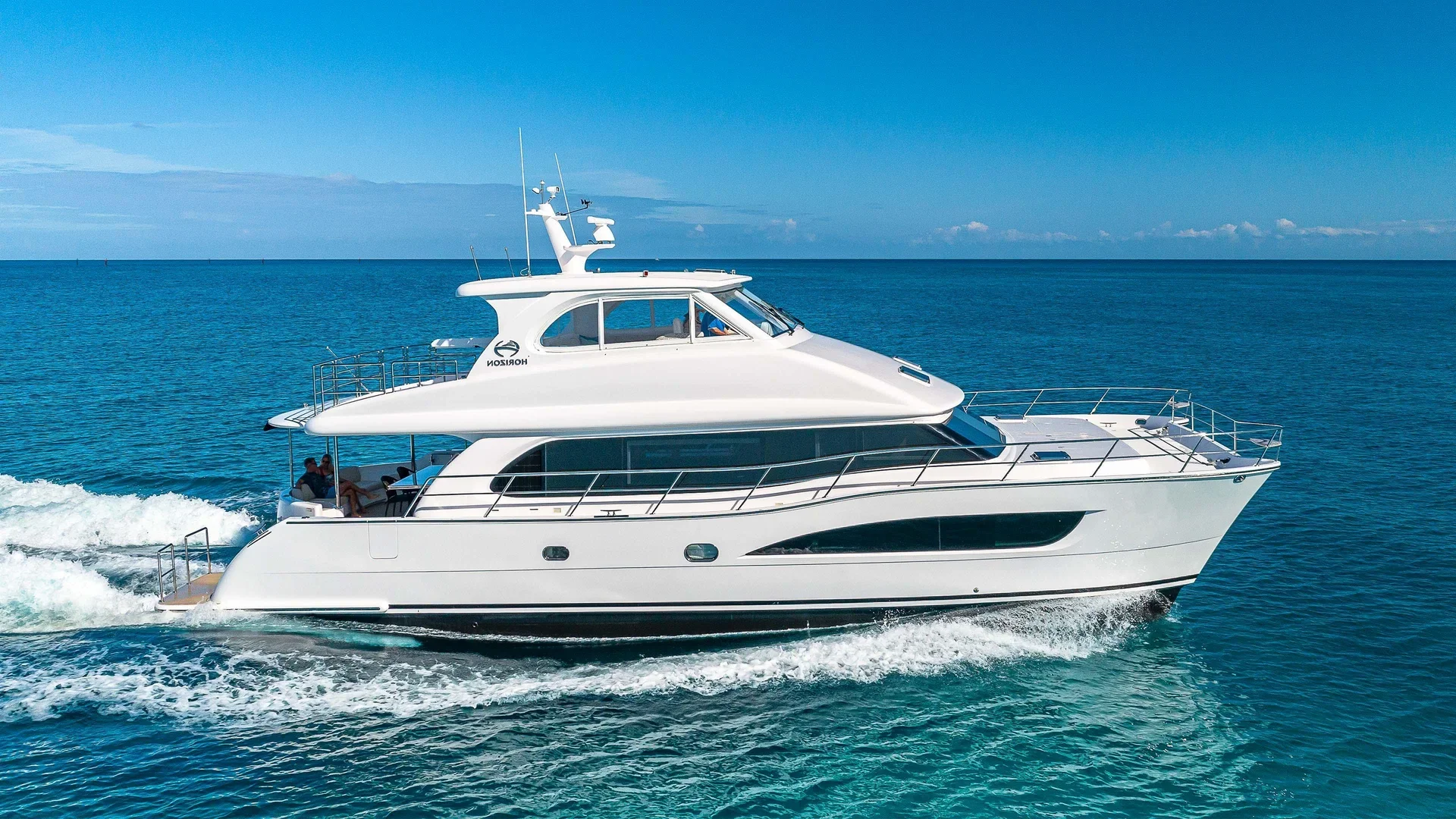 Horizon Yachts PC60 — photo 1