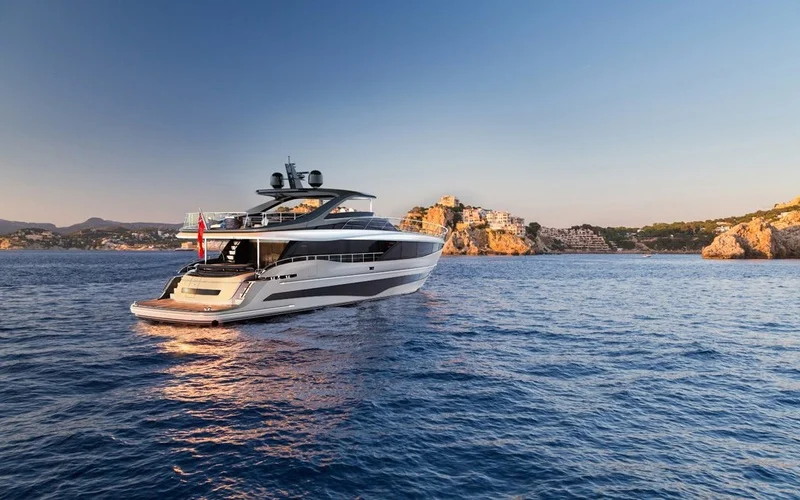 Princess Yachts Y95 — photo 3