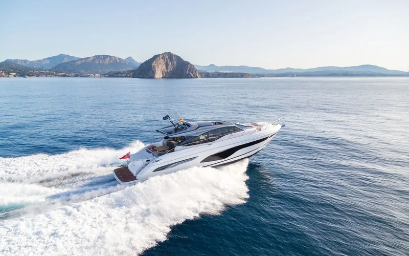 Princess Yachts V65 — photo 4