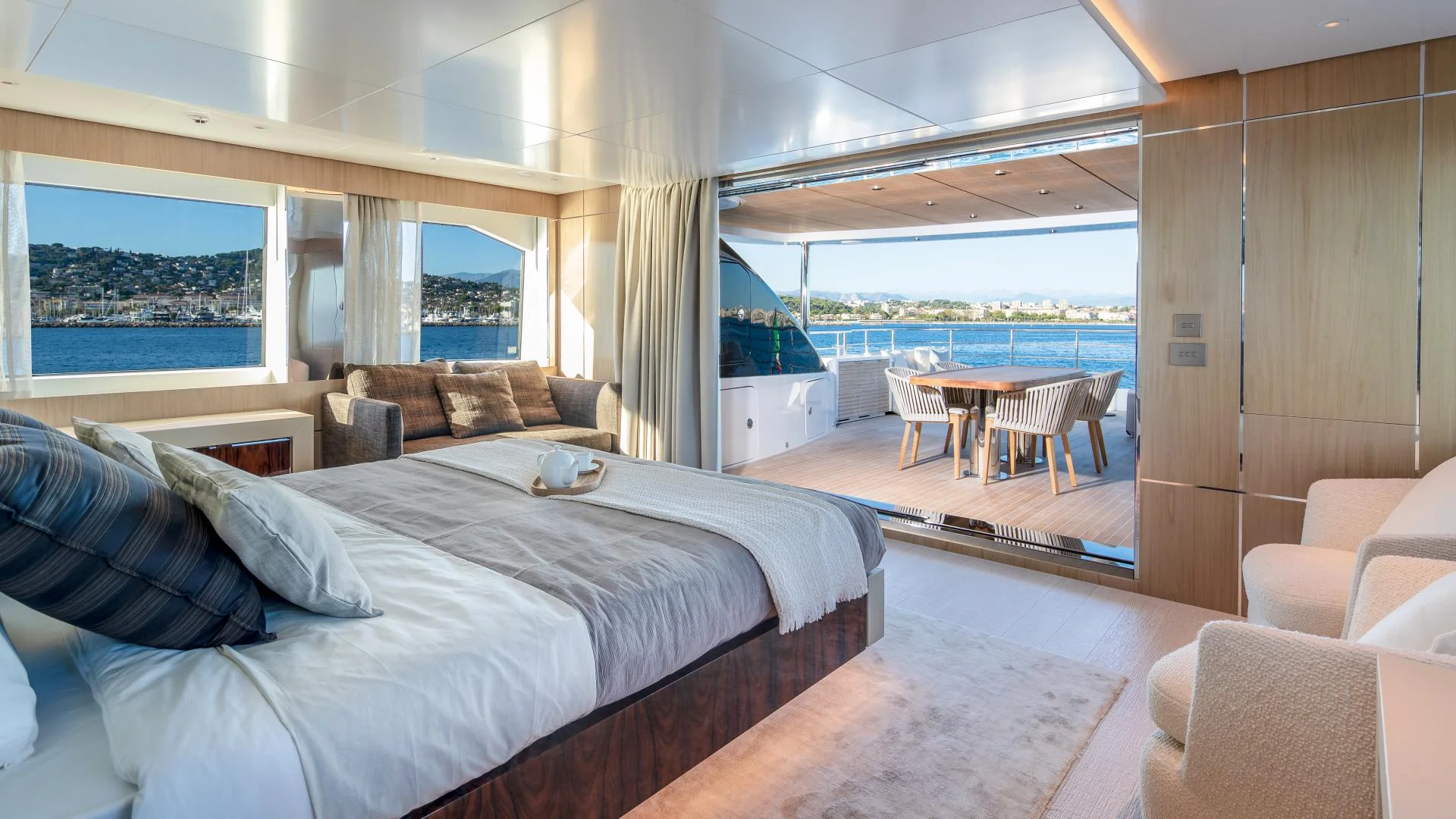 Canados Oceanic 143 Tri-Deck — photo 4
