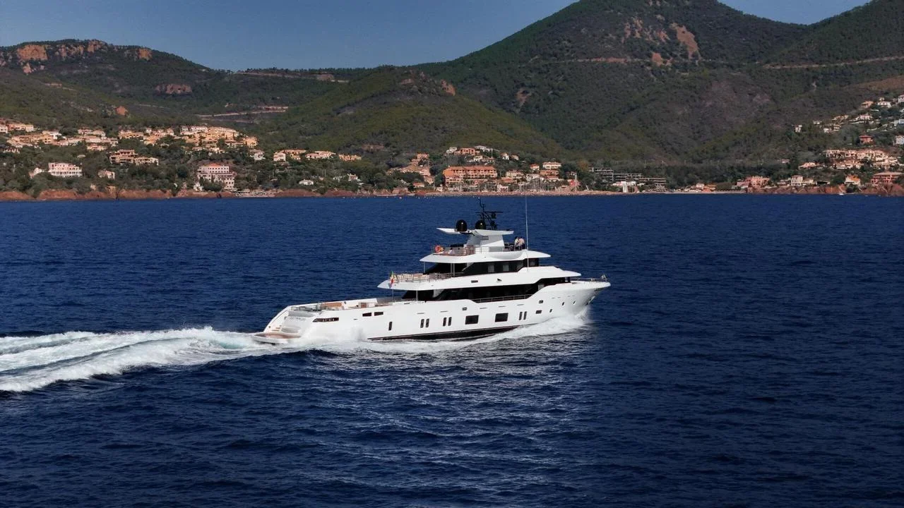Canados Oceanic 143 Tri-Deck — photo 2