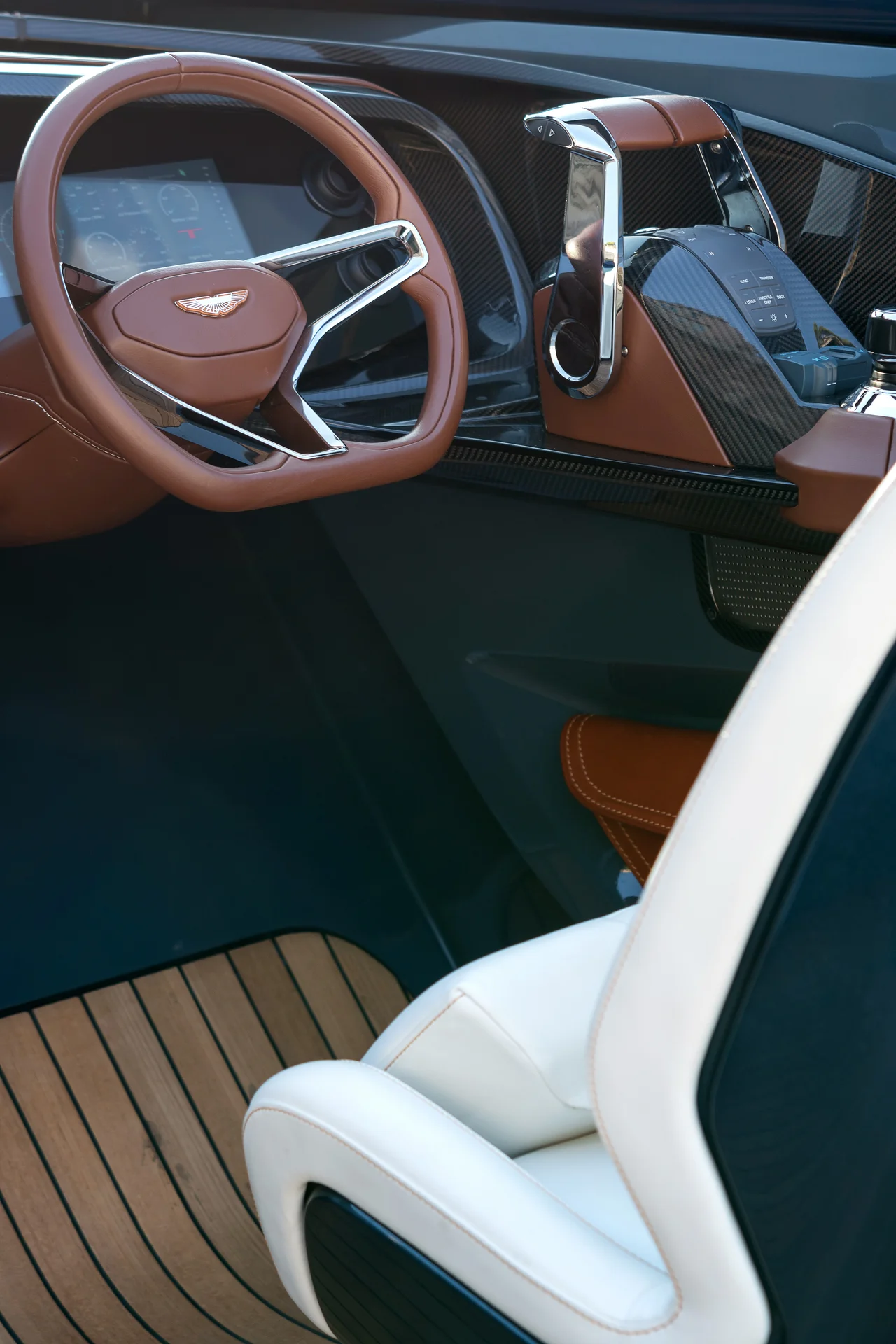 Aston Martin AM37 — photo 10