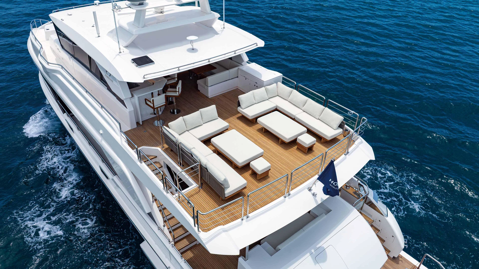 Horizon Yachts FD90 — photo 3