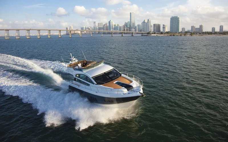 Fairline Squadron 50 — photo 2