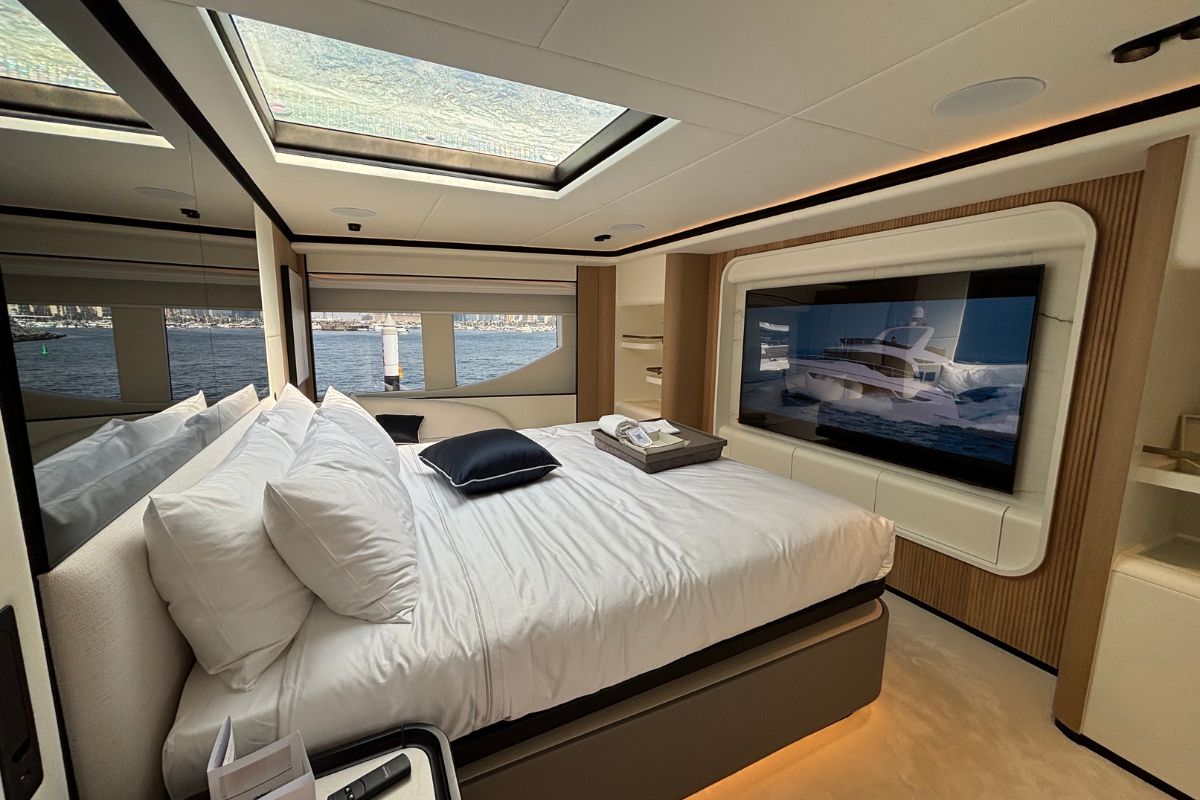 Majesty Yachts 112 — photo 10