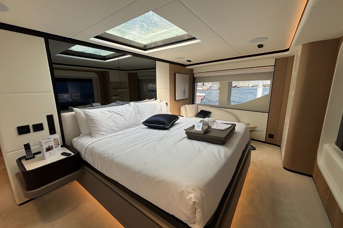 Majesty Yachts Majesty 112 — photo 10
