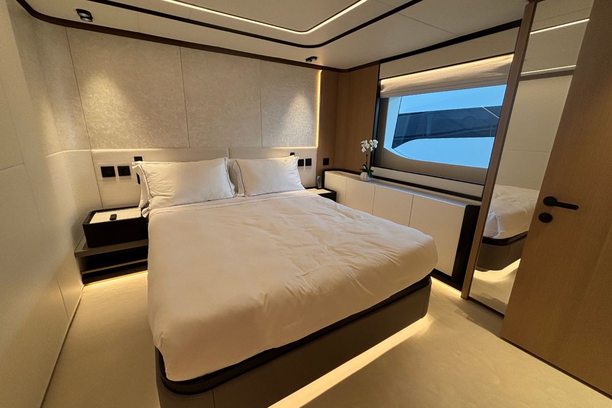 Majesty Yachts Majesty 112 — photo 7