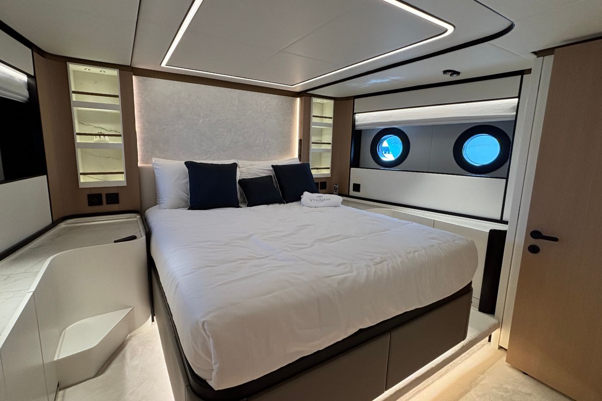Majesty Yachts Majesty 112 — photo 9