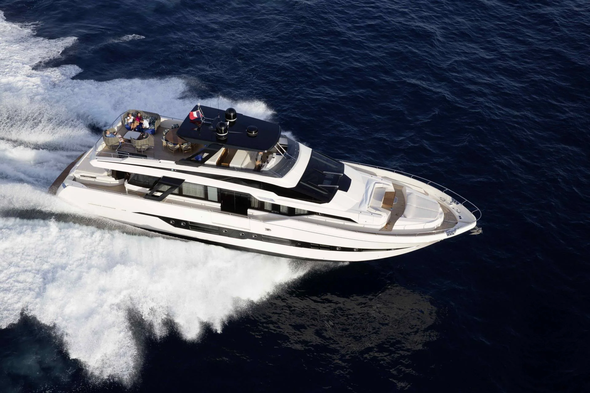 Cayman Yachts F920 — photo 1