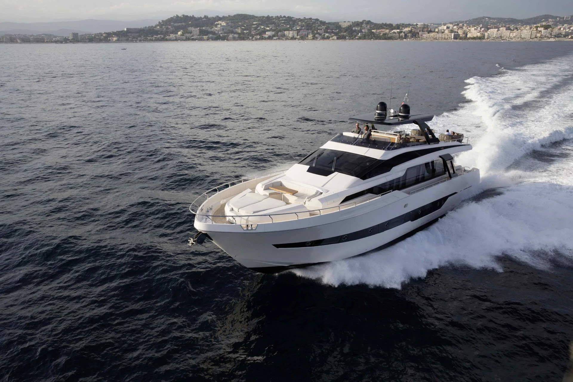 Cayman Yachts F920 — photo 5