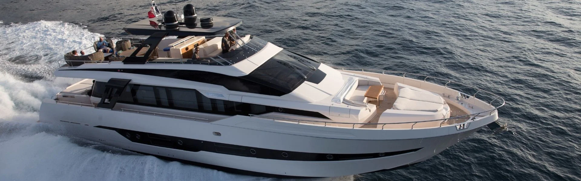 Cayman Yachts F920 — photo 2