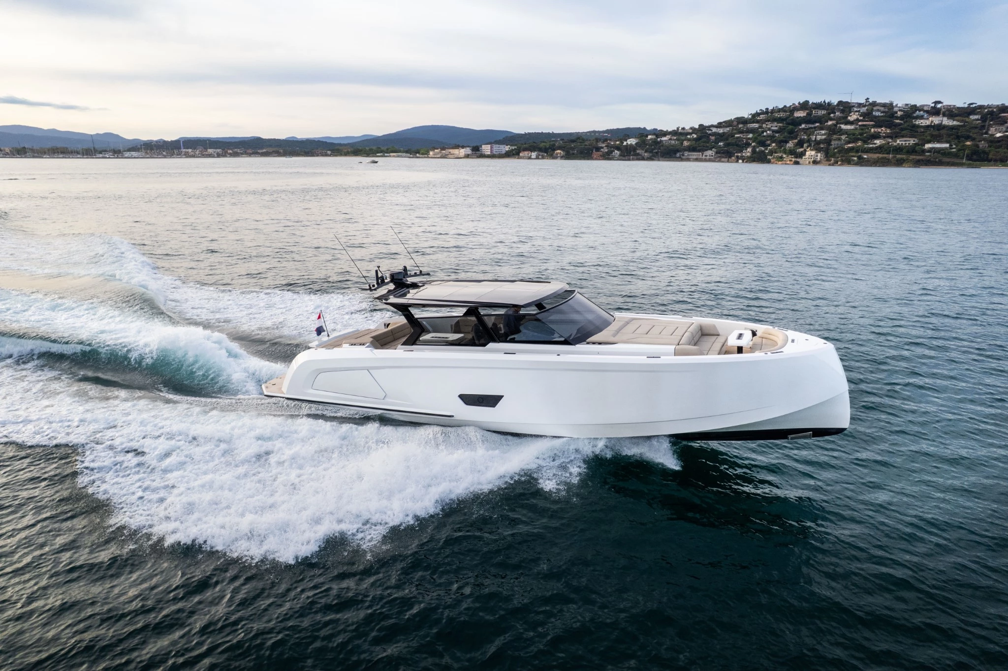 Vanquish Yachts VQ58 — photo 1