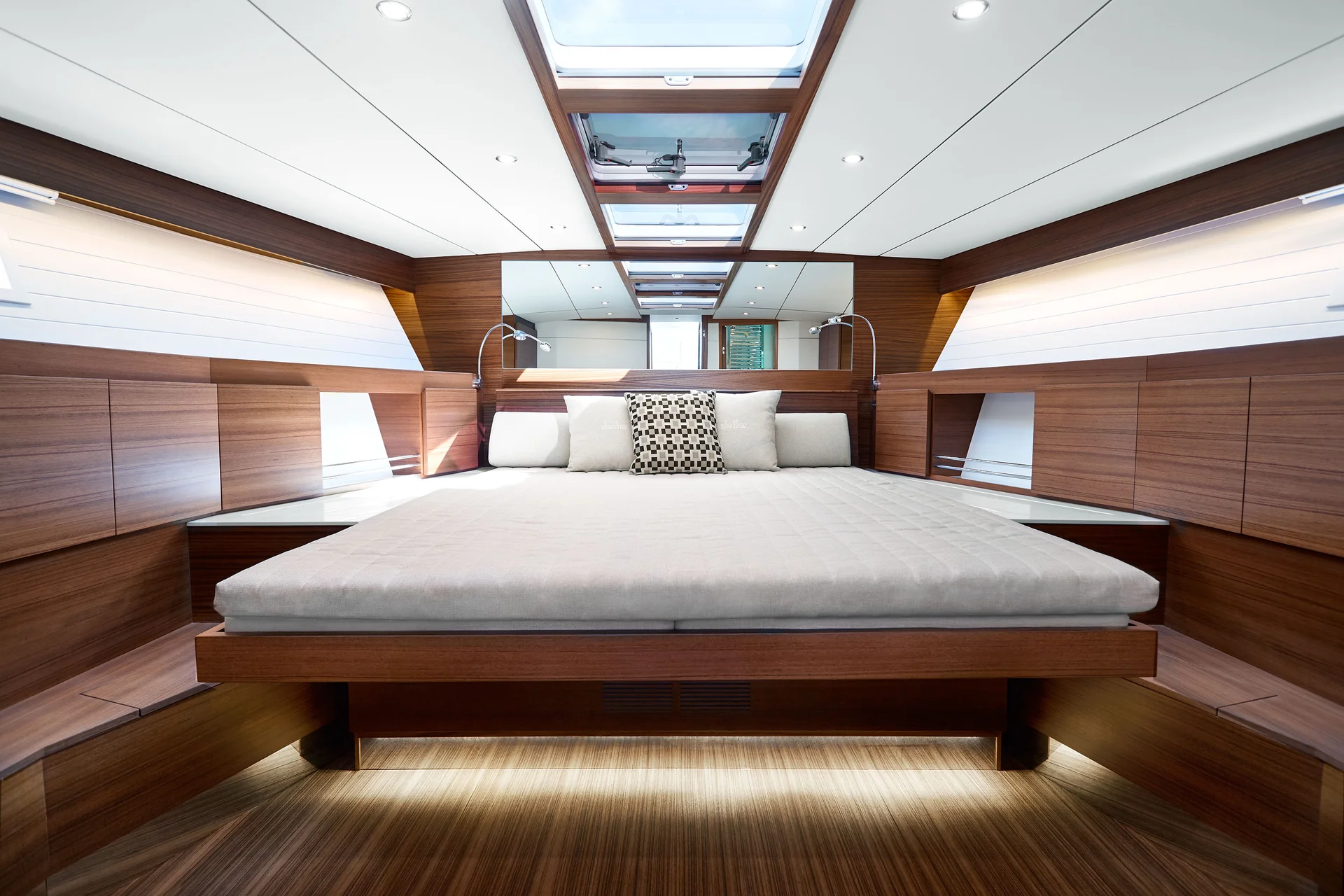 Delta Powerboats 54 ips — photo 8