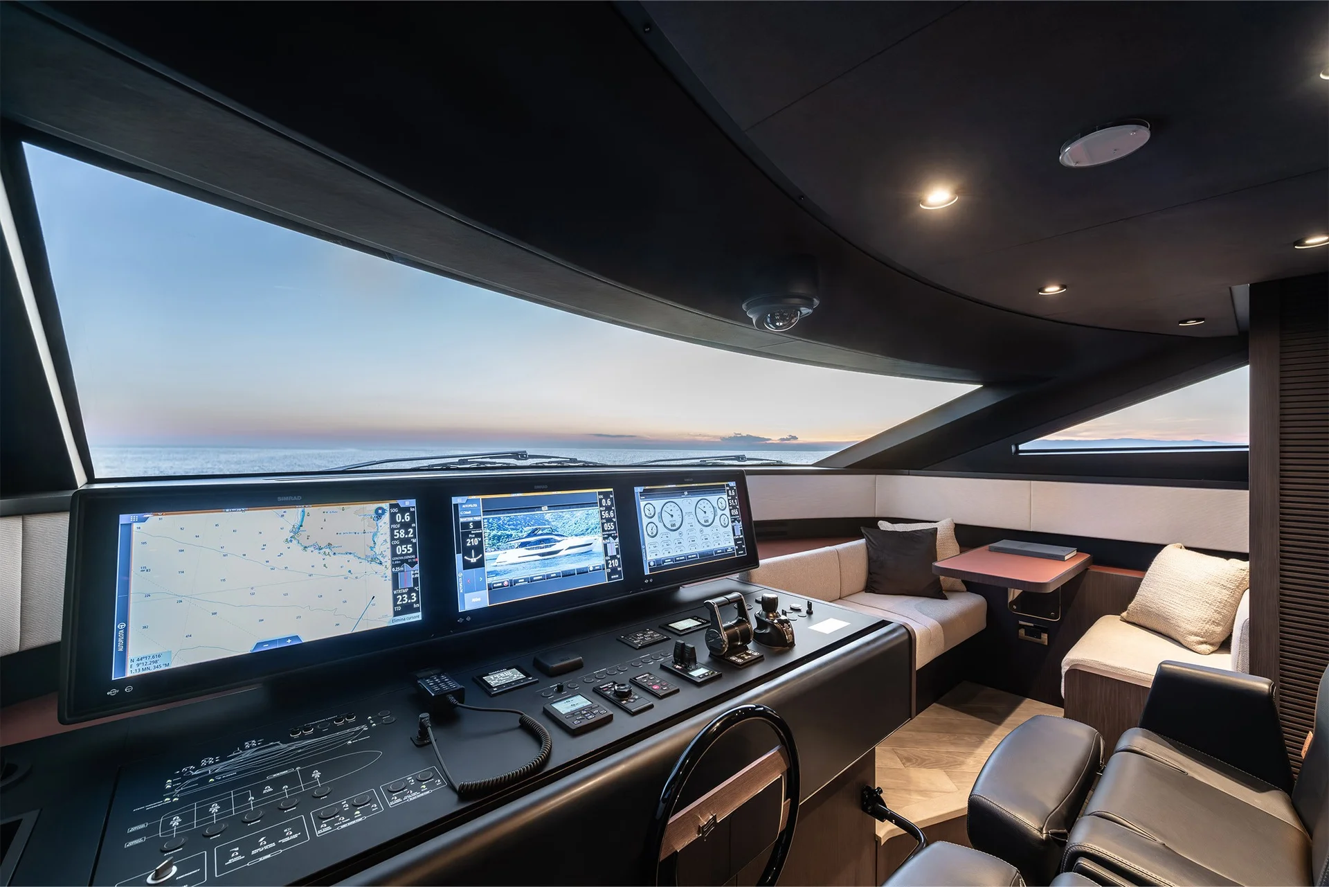Ferretti Yachts 800 — photo 10