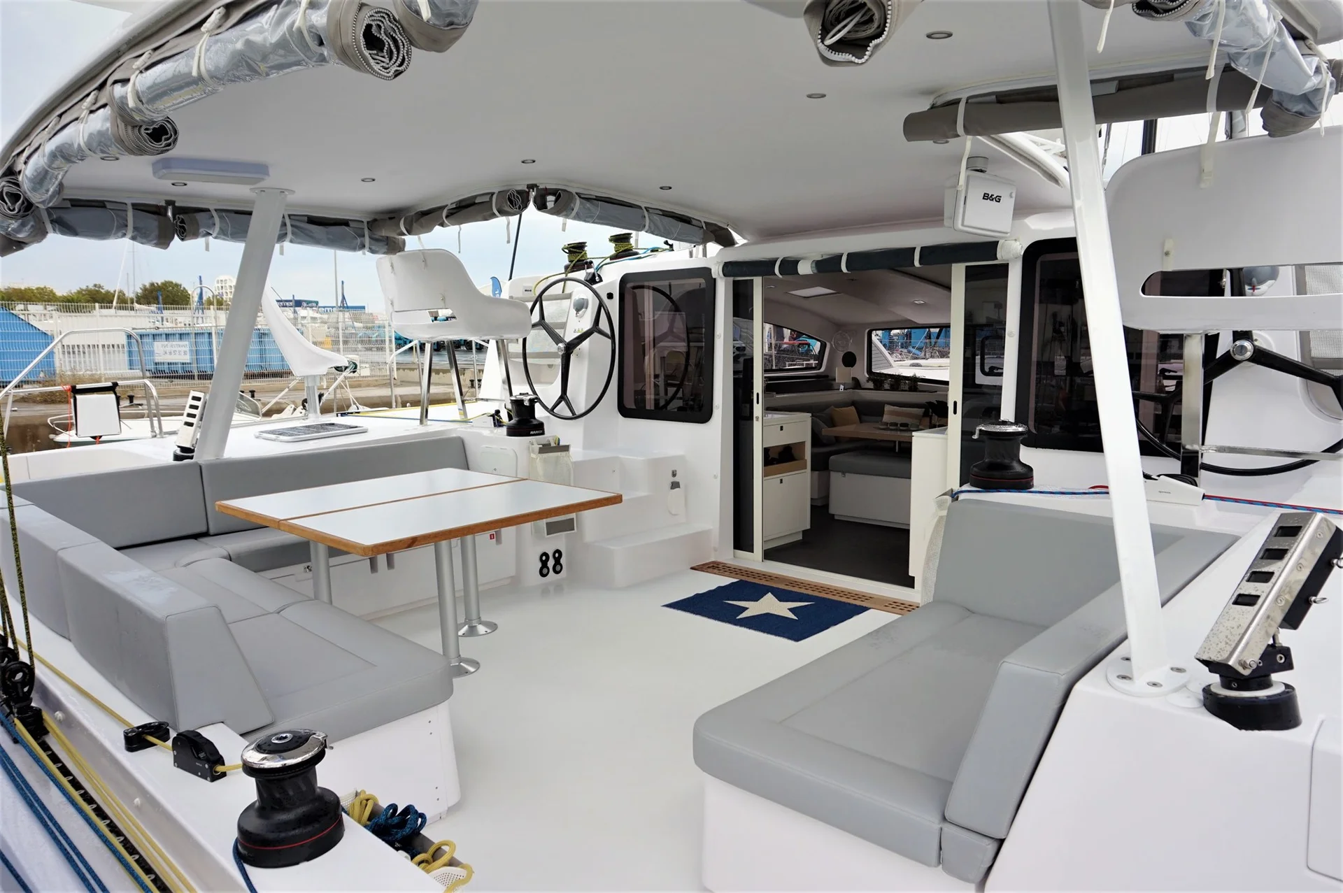 Outremer 5x — photo 8