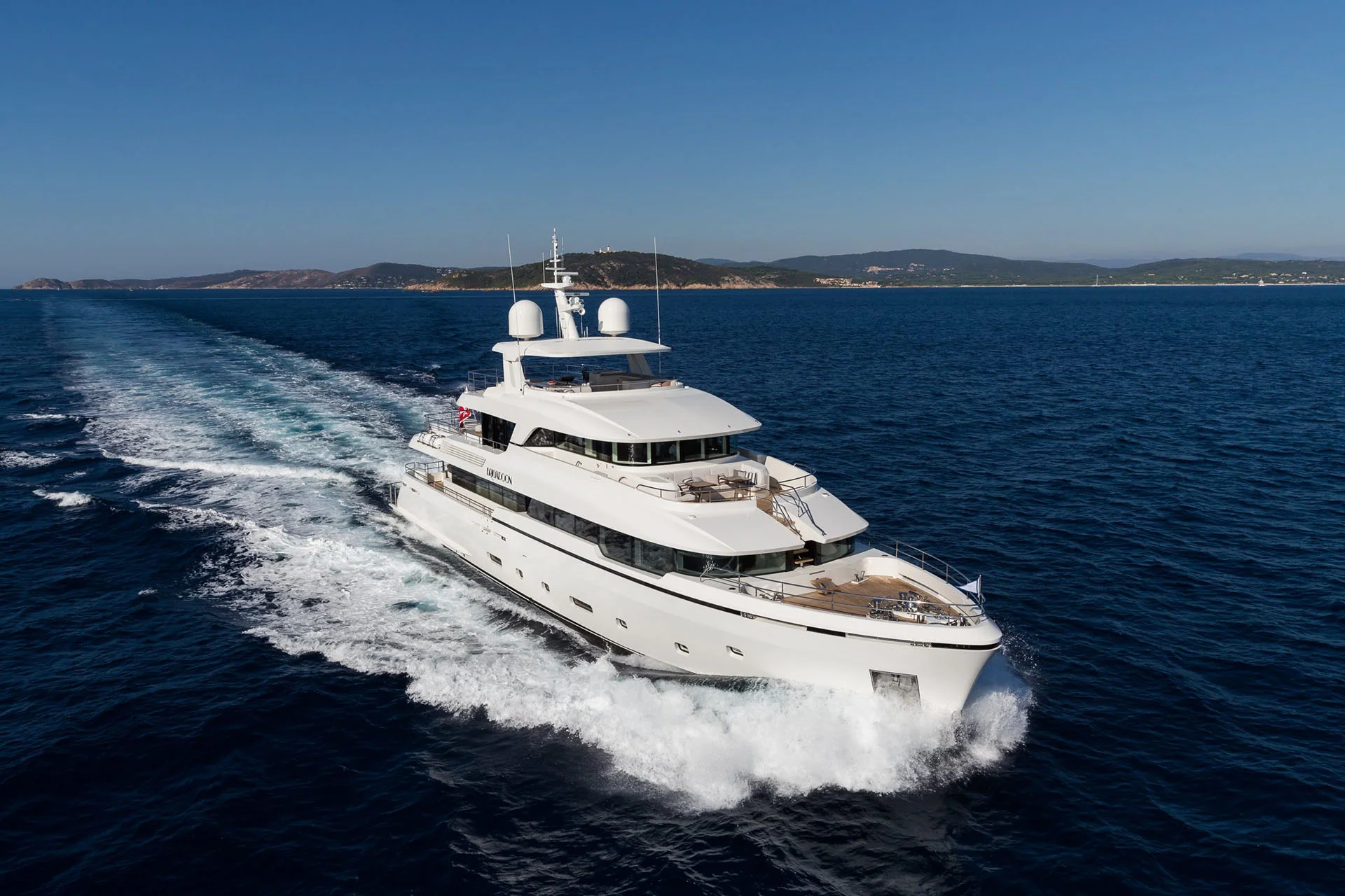 Moonen Shipyards Moonen 122 — photo 8