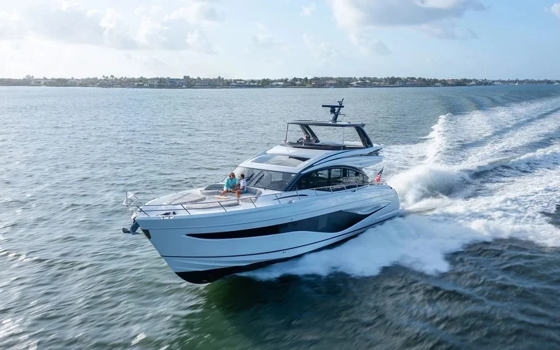 Princess Yachts S72 — photo 3