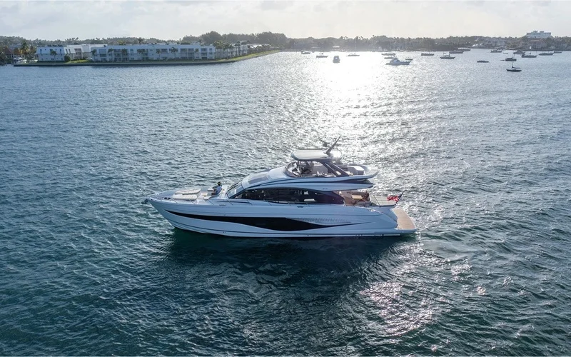 Princess Yachts S72 — photo 2