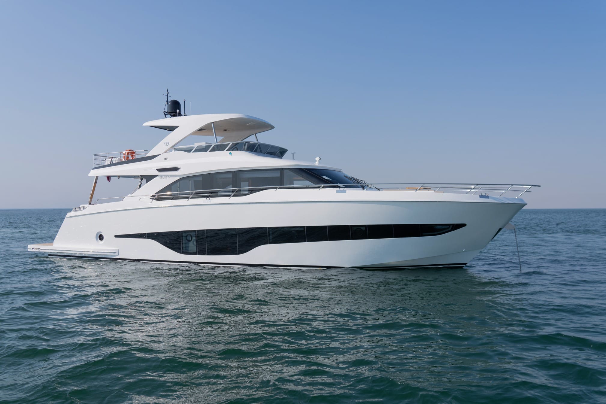 Majesty Yachts 72 — photo 2