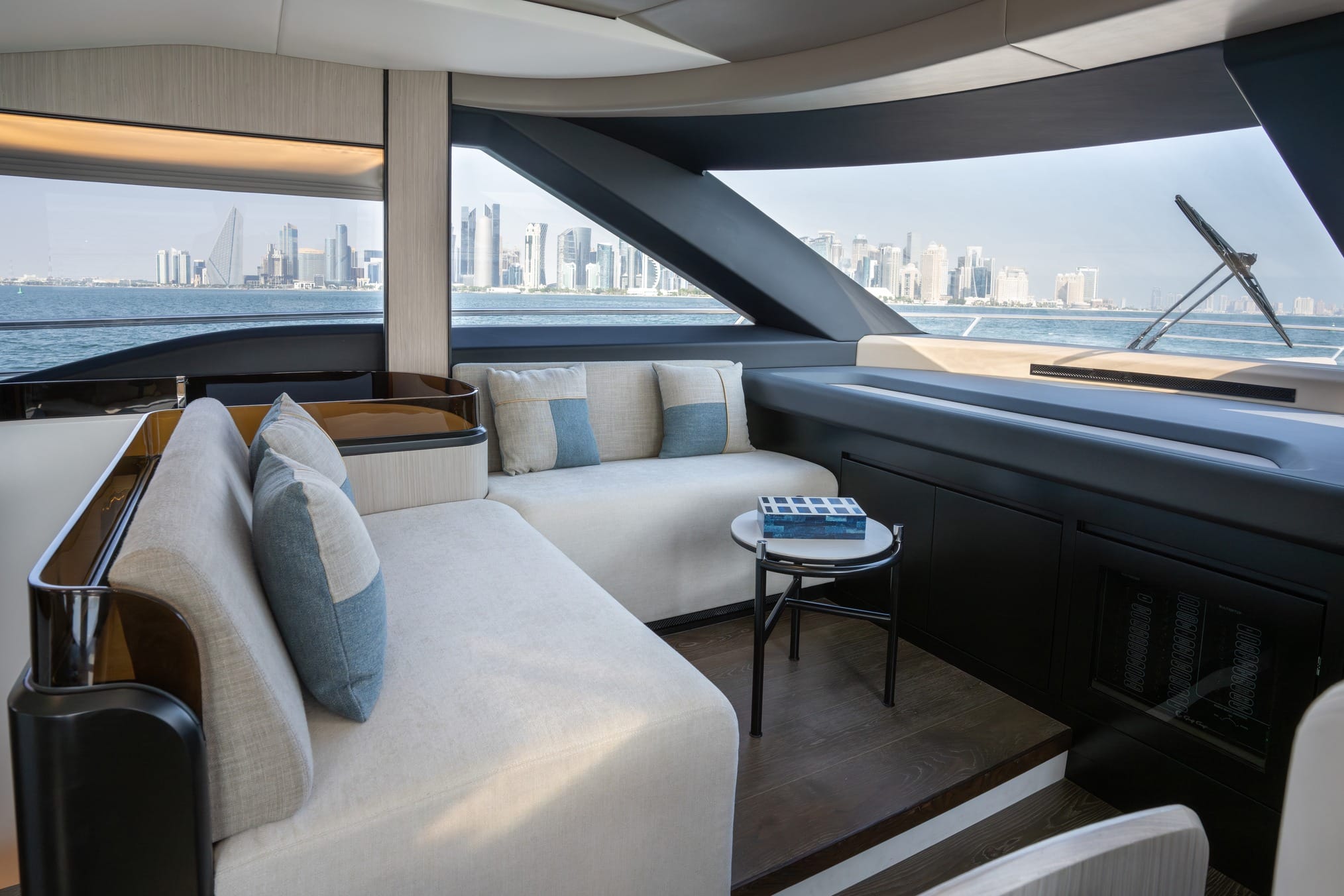 Majesty Yachts Majesty 72 — photo 9