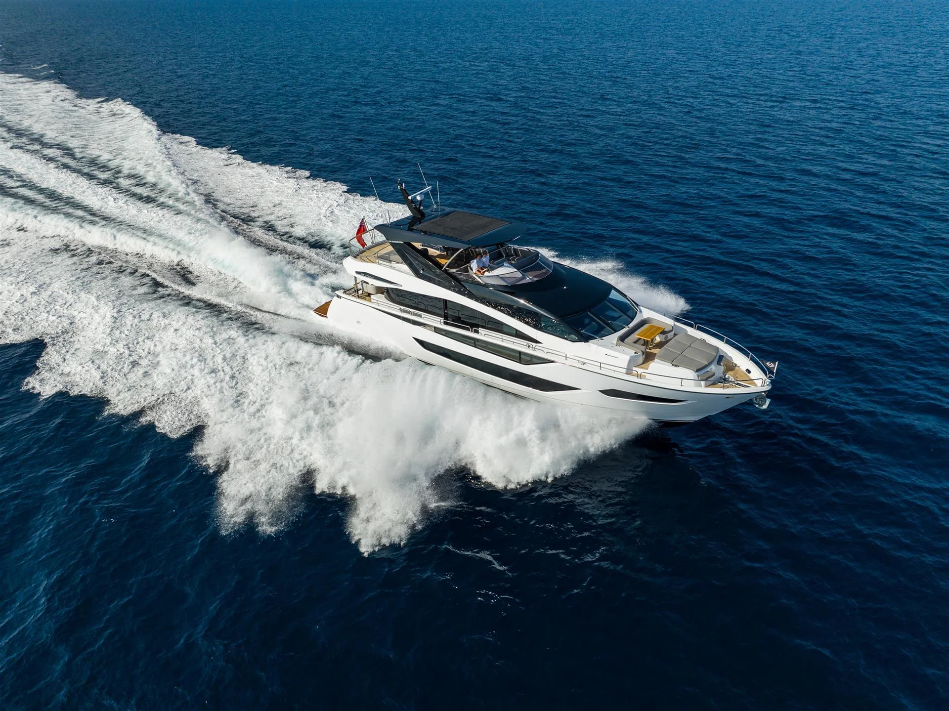 Sunseeker 88 Yacht — photo 3