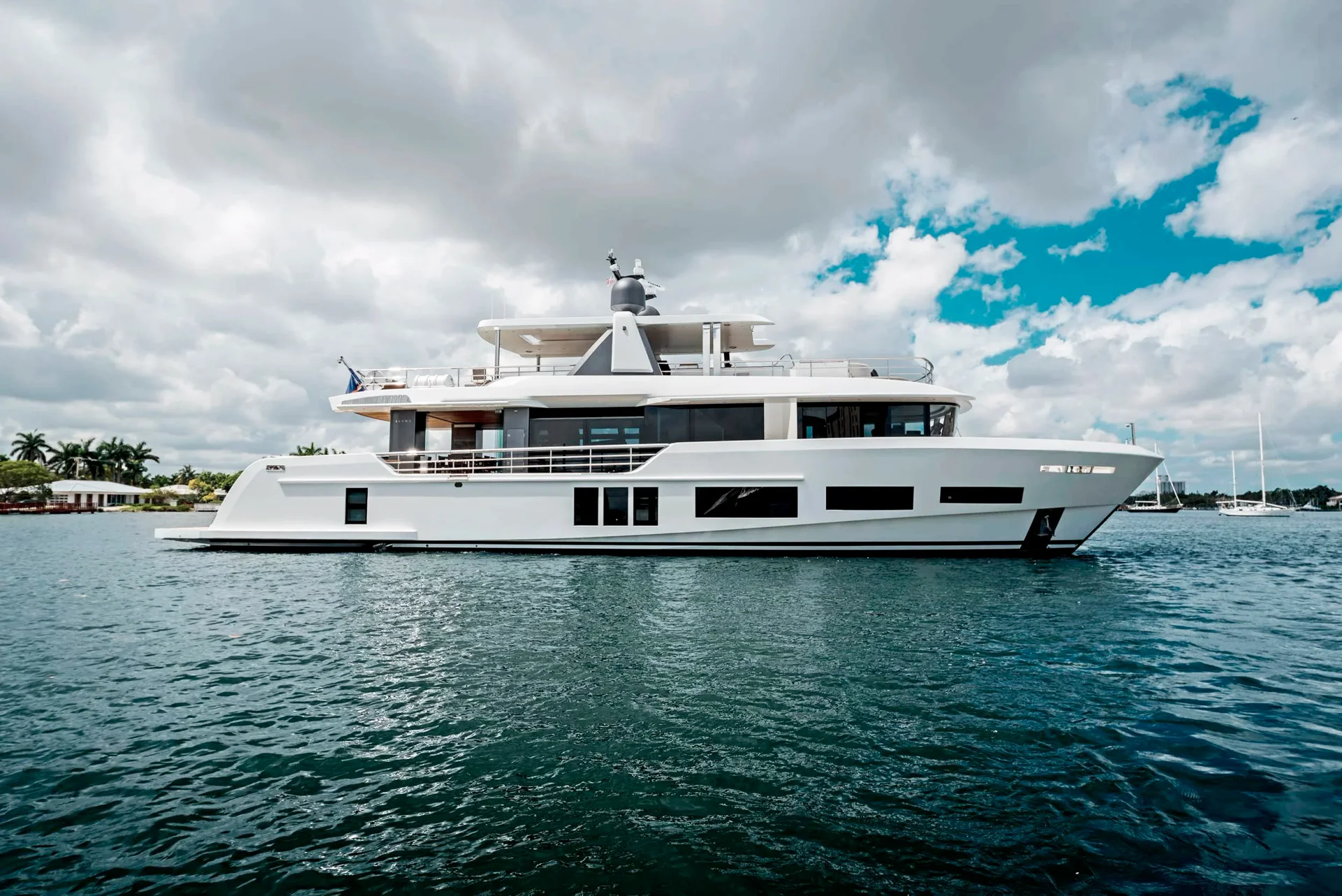 Alpha Yachts Alfresco 110 — photo 1