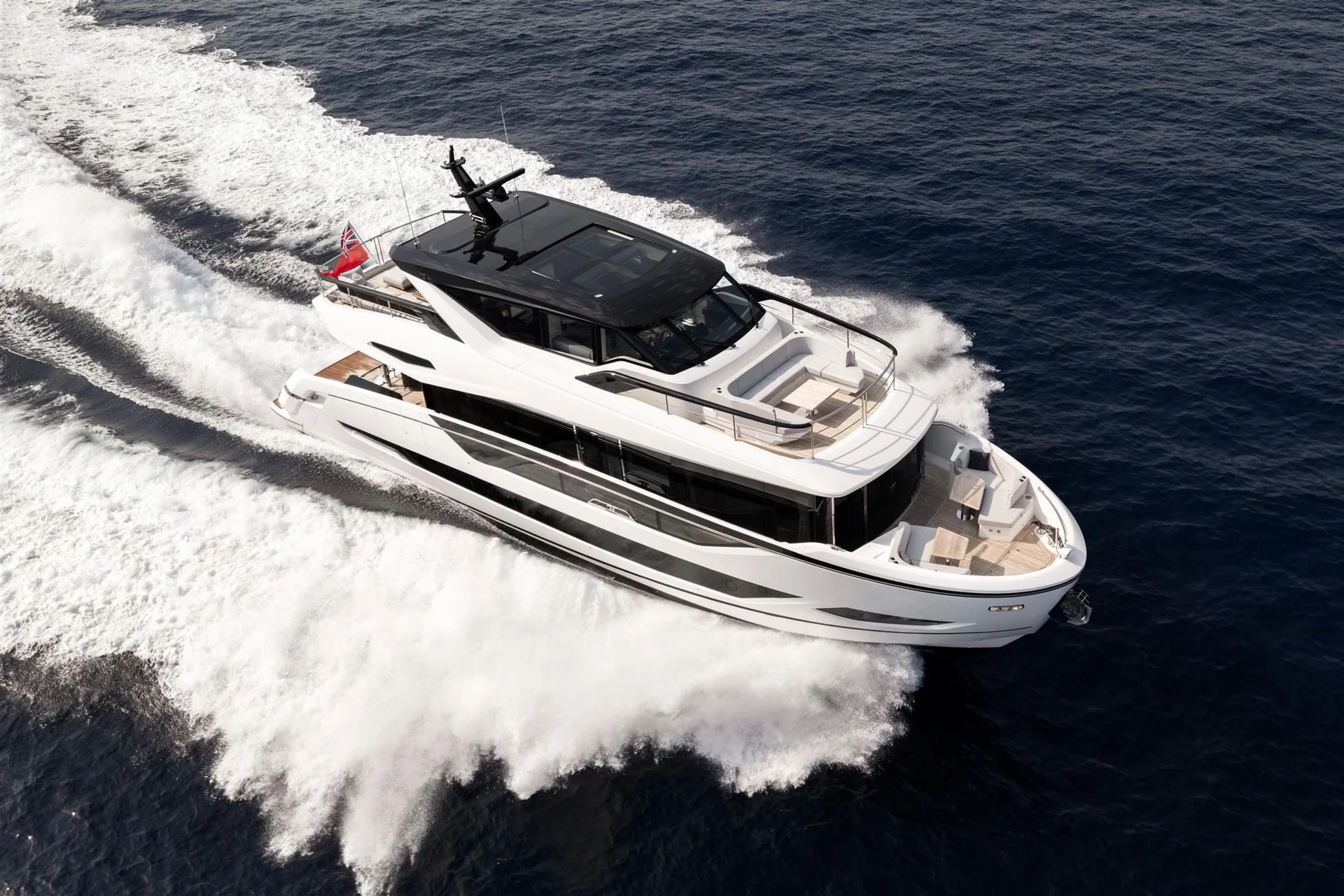 Sunseeker 82 Ocean Enclosed — photo 6
