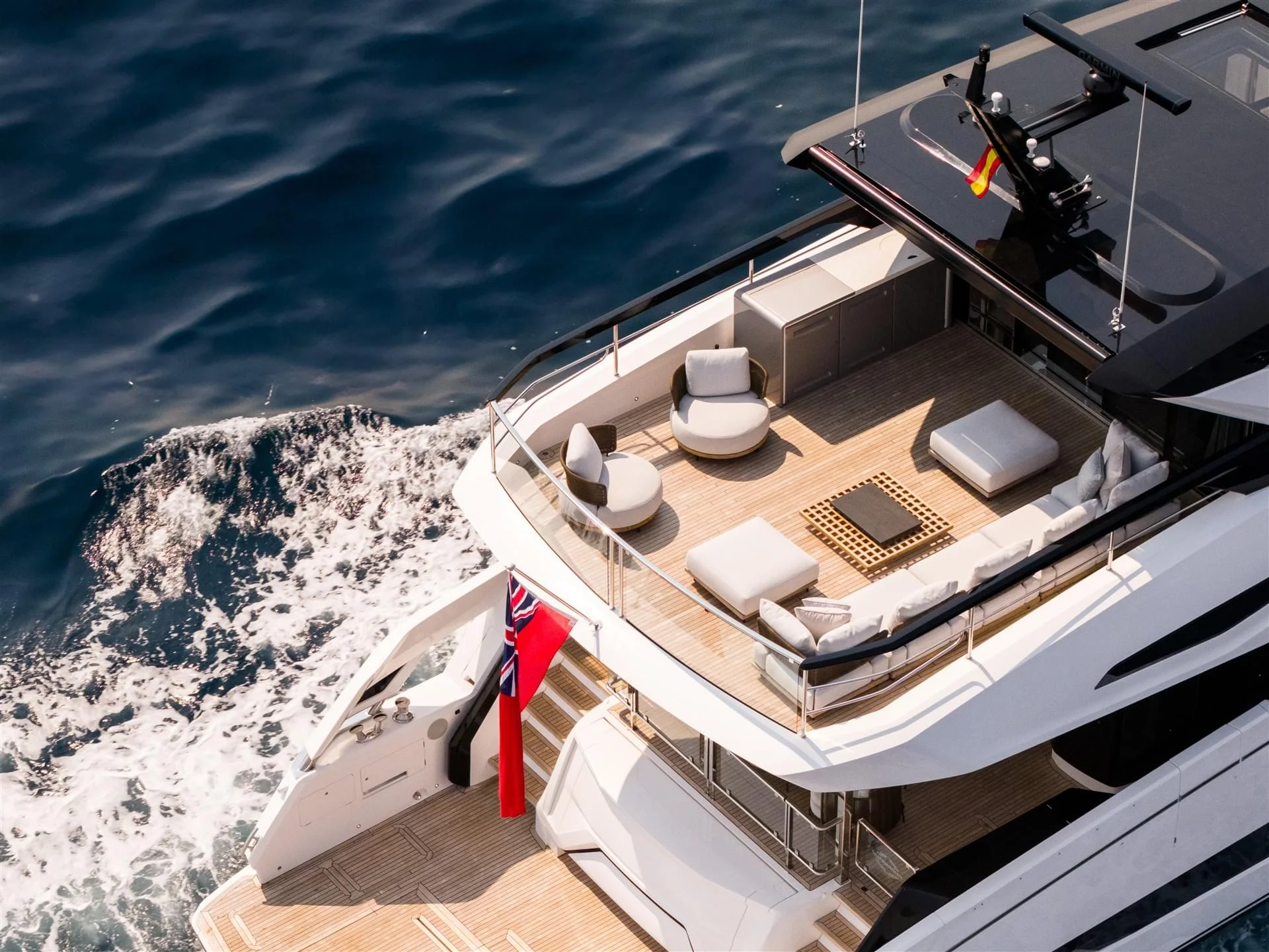 Sunseeker 82 Ocean Enclosed — photo 7