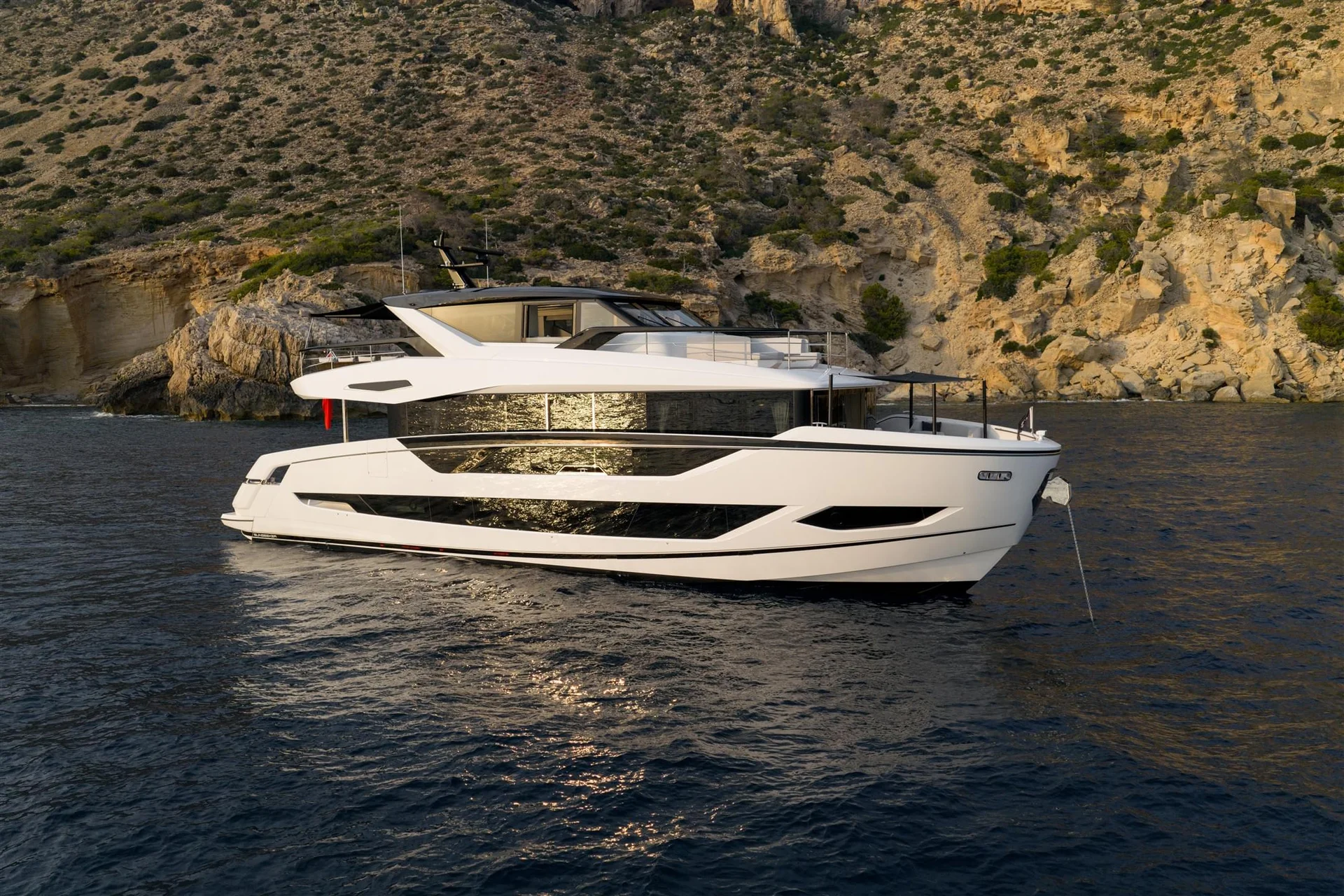 Sunseeker 82 Ocean Enclosed — photo 10