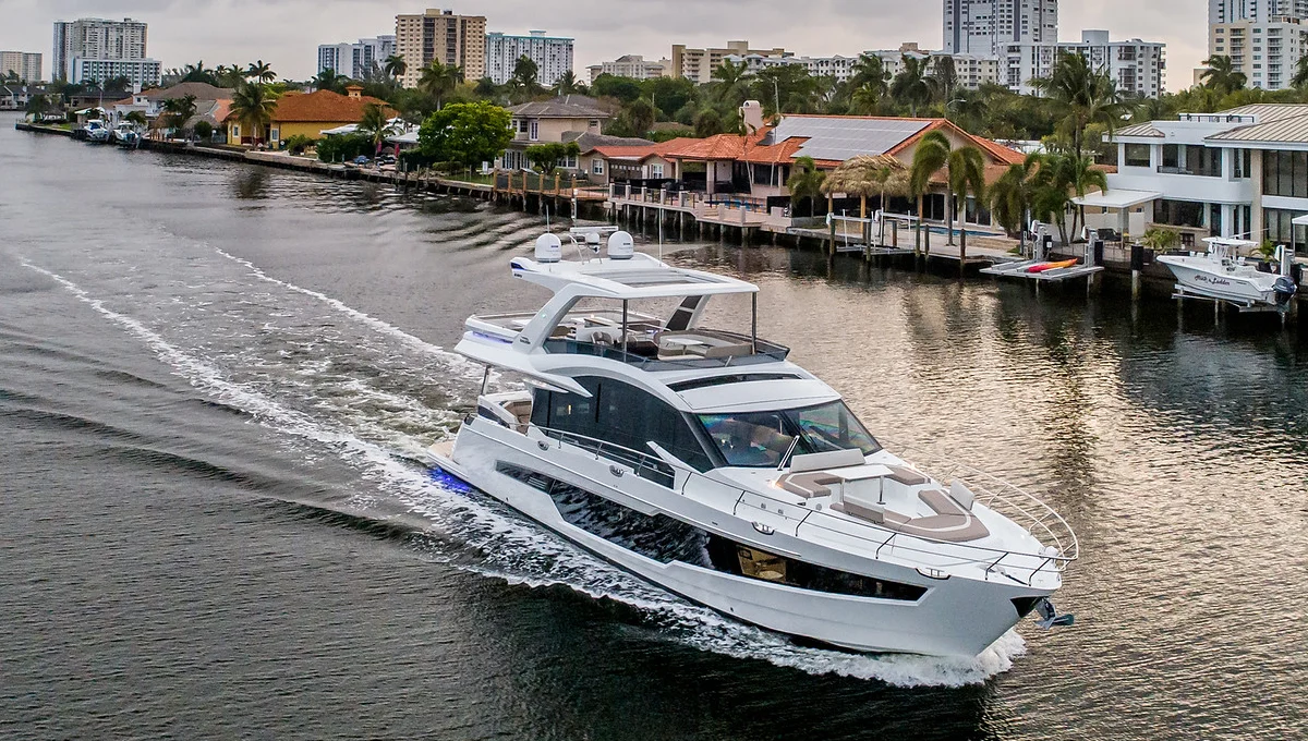 Galeon 800 fly — photo 6