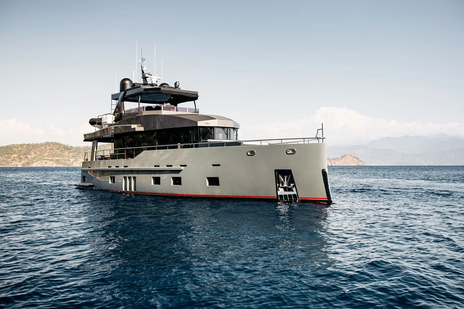 Bering Yachts B78 — photo 1