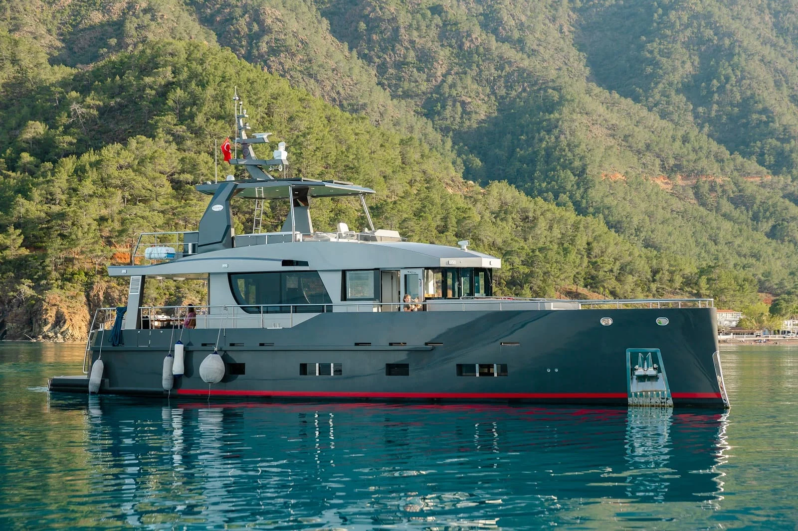 Bering Yachts B78 — photo 7