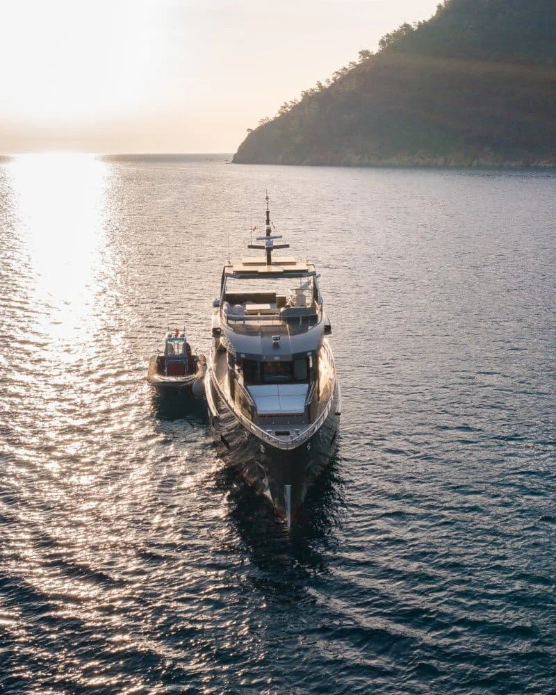 Bering Yachts B78 — photo 10