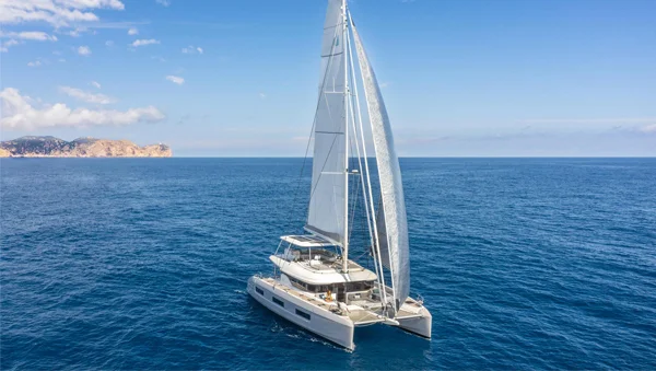 Lagoon 55 — photo 2