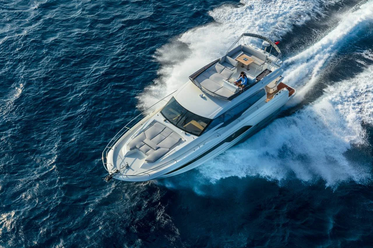 Prestige Yachts Prestige 590 — photo 3