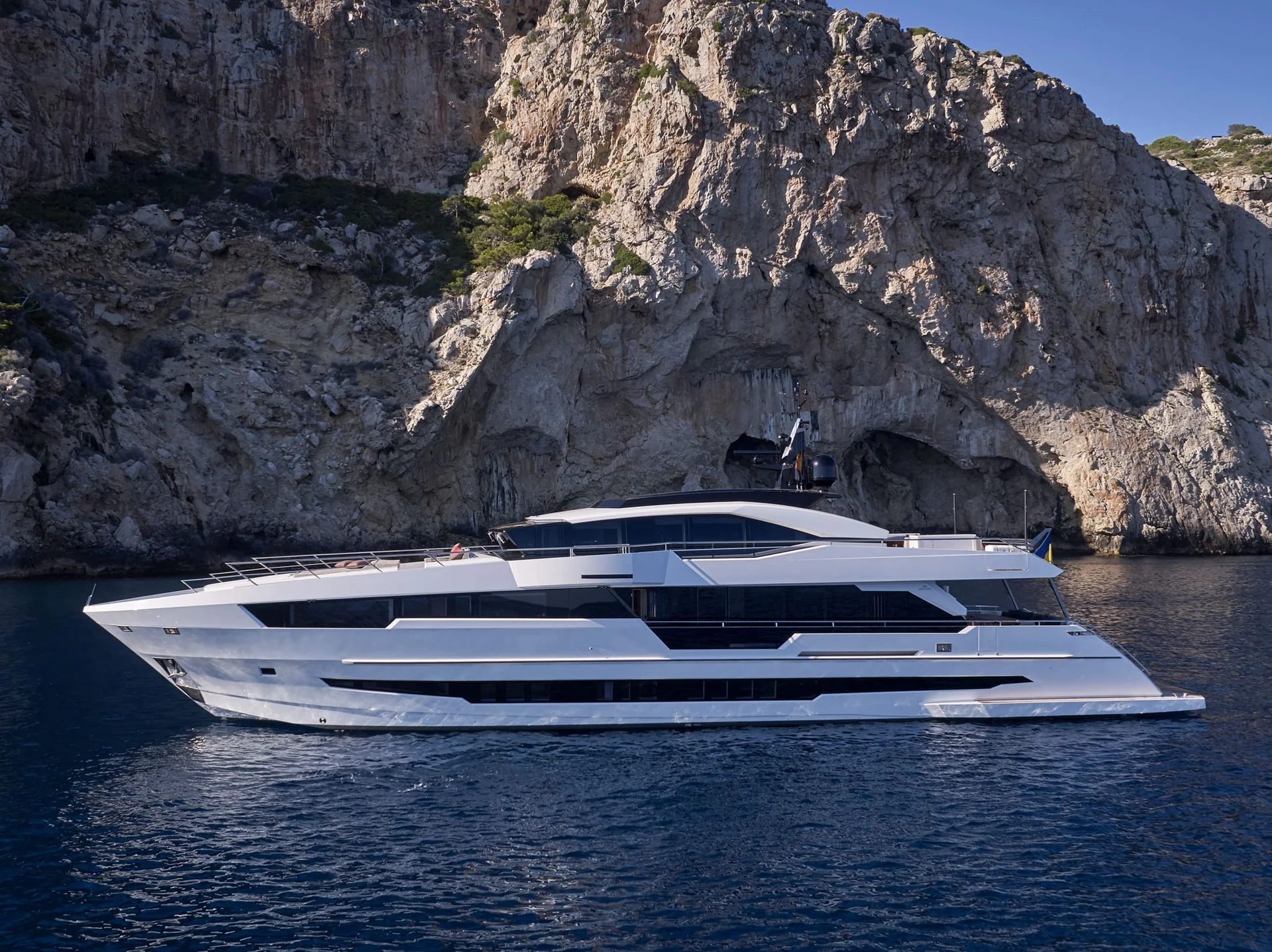 Astondoa 110 Century — photo 2