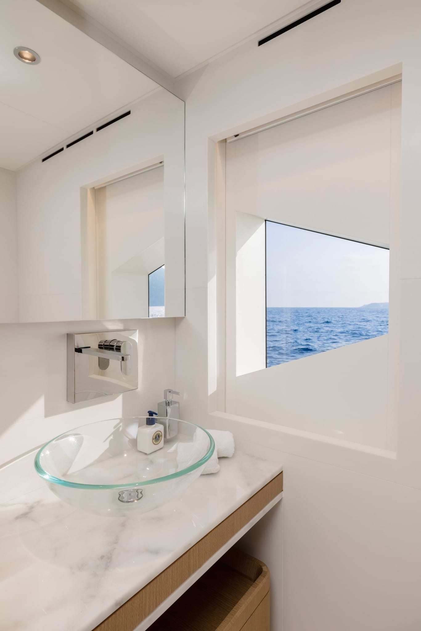 Majesty Yachts Majesty 120 — photo 4