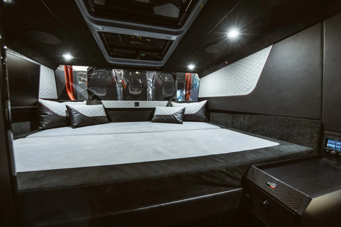 Brabus Marine Shadow 1200 Cross Top — photo 8