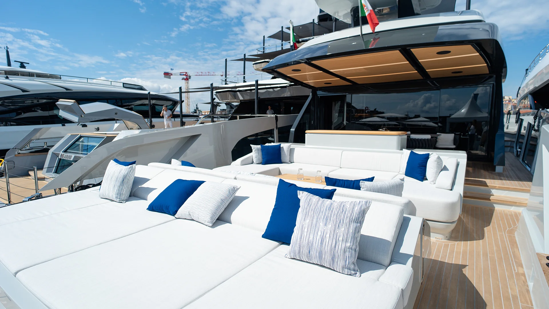 Extra yachts X90 Fast — photo 4