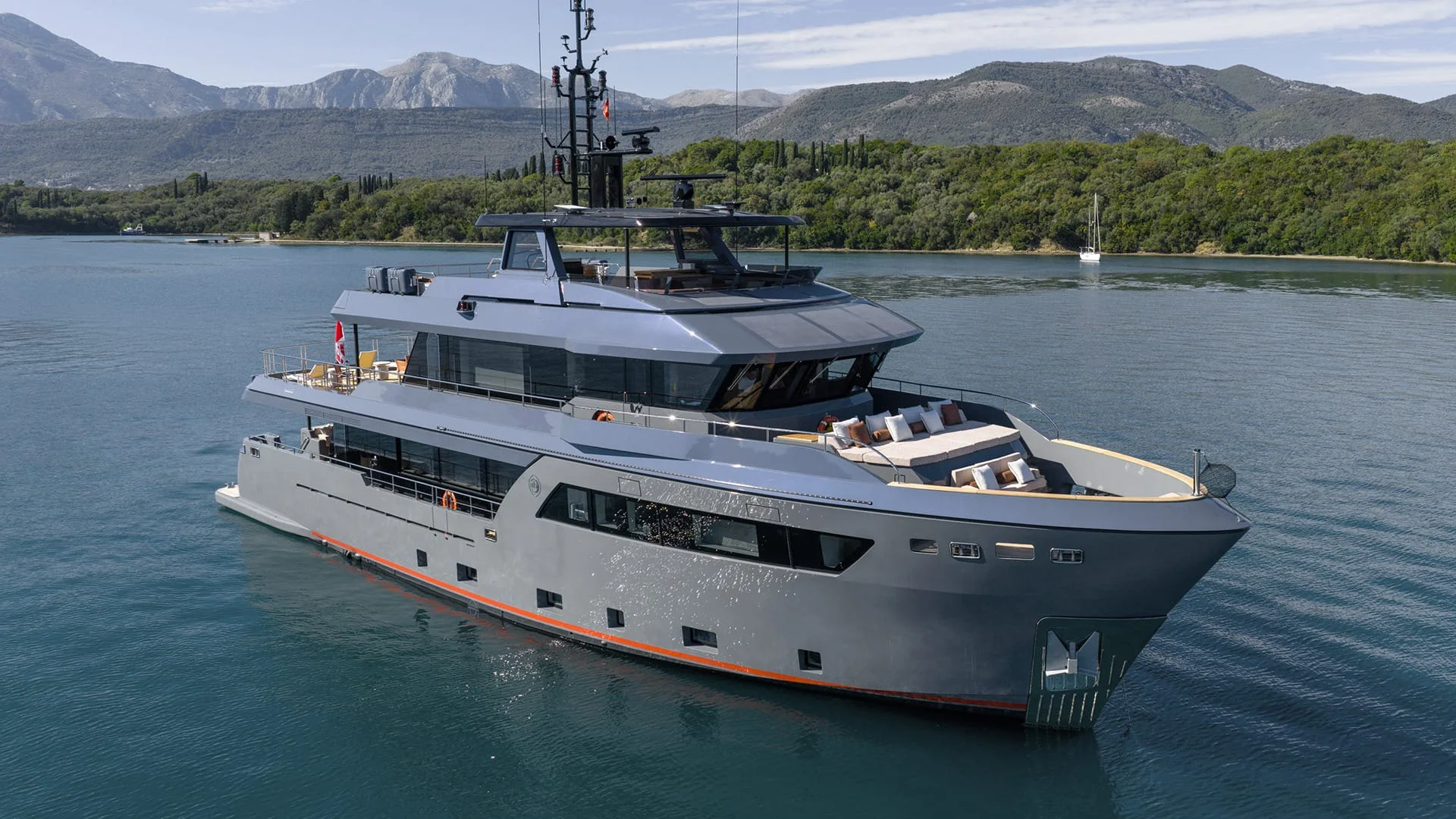 Cantiere Delle Marche Explorer Yachts Darwin Class 115 — photo 1
