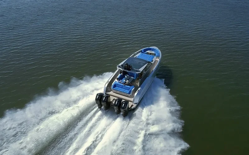 Vanquish Yachts VQ45 Veloce — photo 4