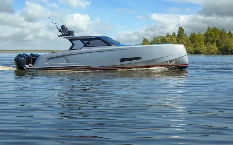 Vanquish Yachts VQ45 Veloce — photo 1