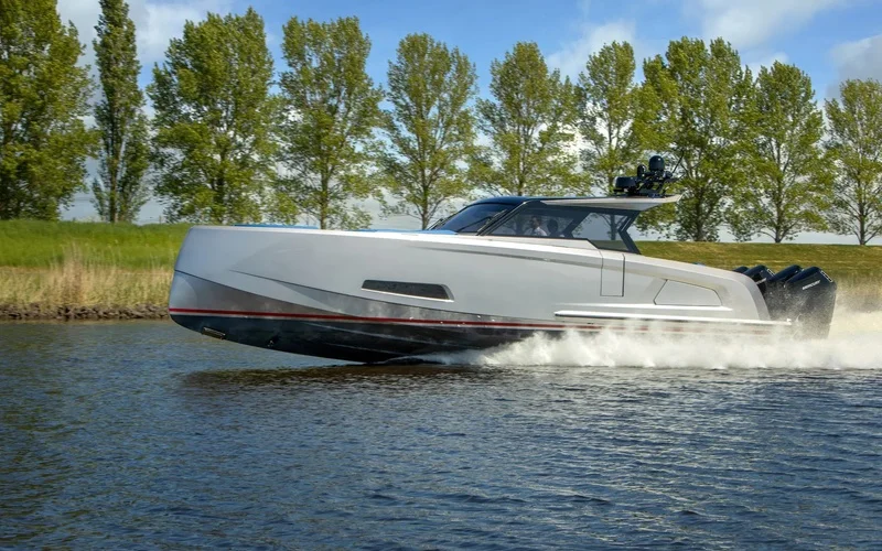 Vanquish Yachts VQ45 Veloce — photo 2