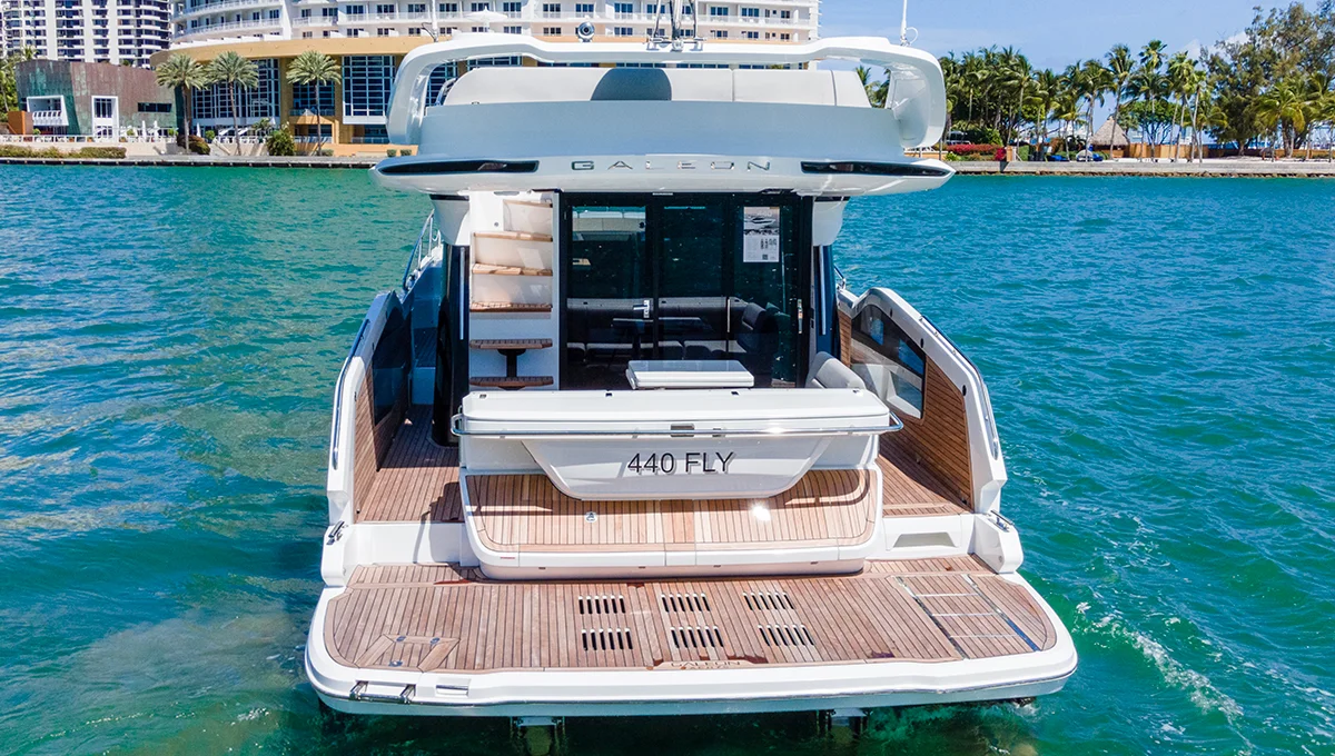 Galeon 440 fly — photo 3