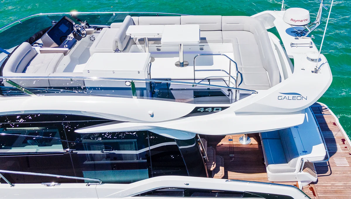 Galeon 440 fly — photo 7