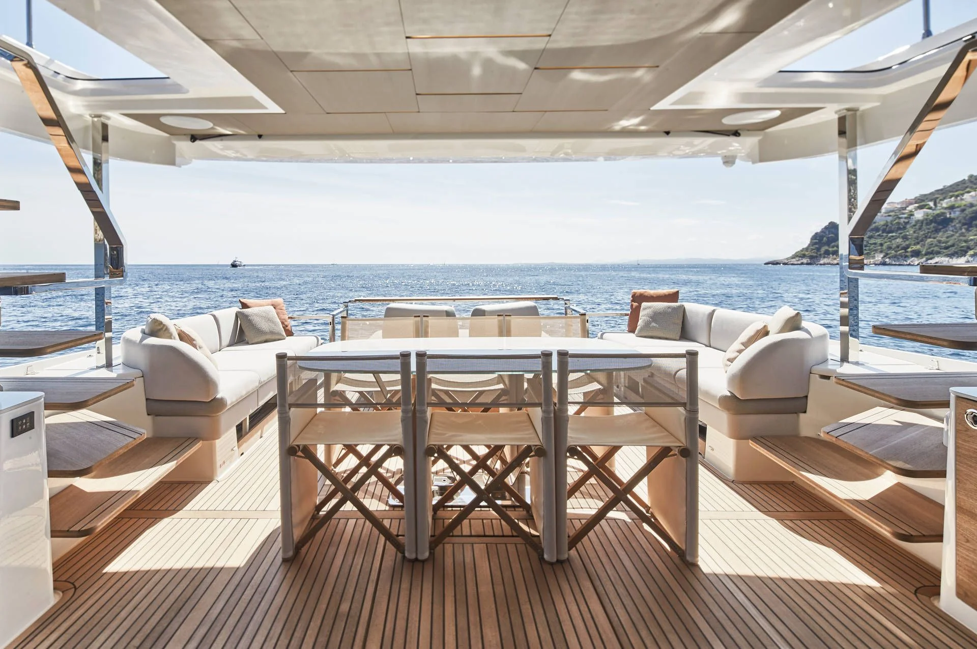 Prestige Yachts X70 — photo 3