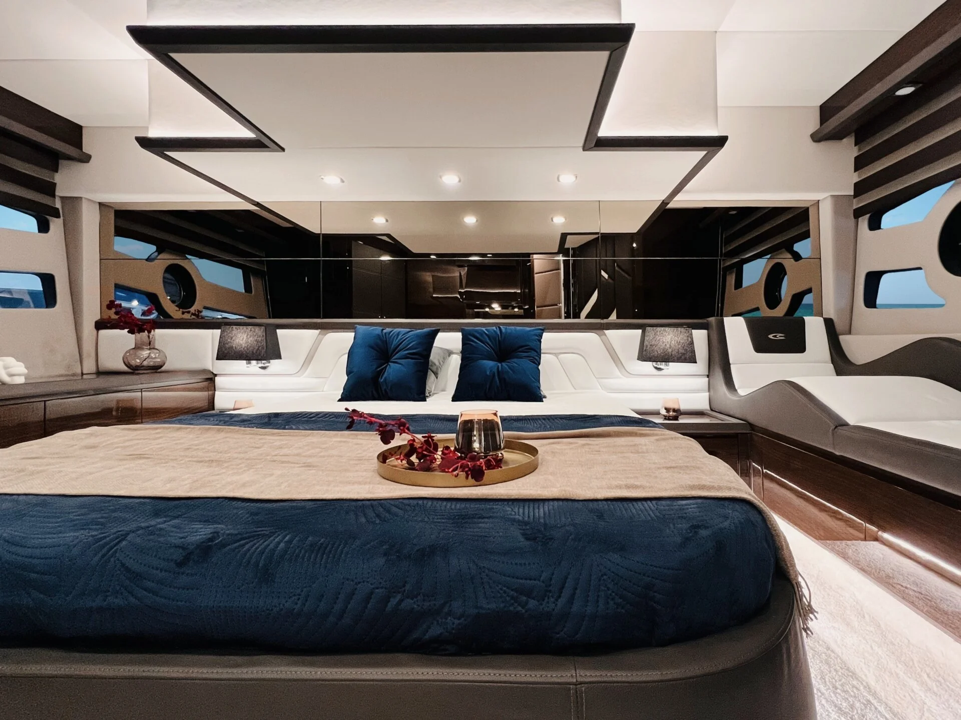 Cobrey Yachts Cobrey 50 FLY — photo 3