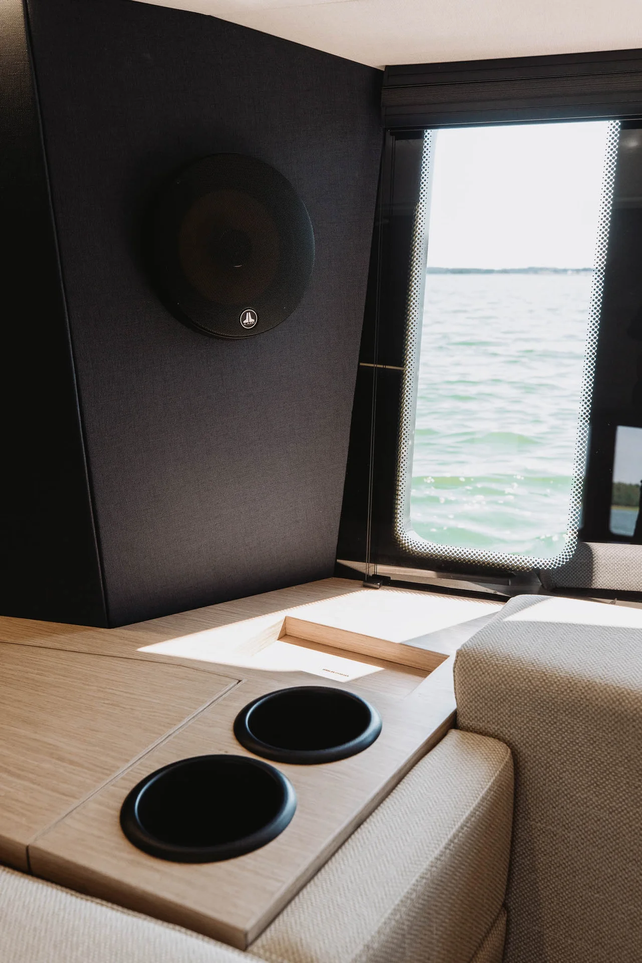 XO Boats EXPLR 44 — photo 3