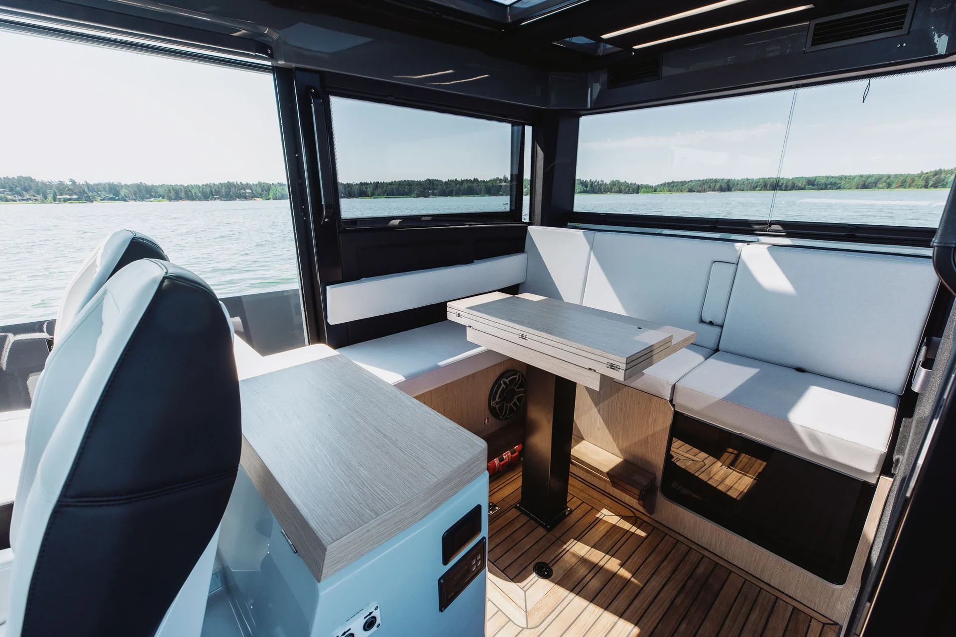 XO Boats EXPLR 44 — photo 4